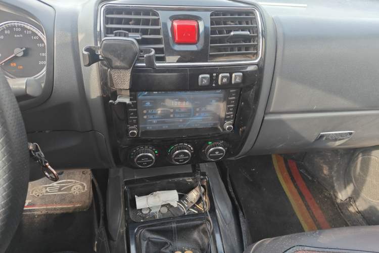 Used Great Wall Wingle 5 2013 2.0T European Edition Four-Wheel Drive Elite Model 6MT Big Double-Cab GW4D20B