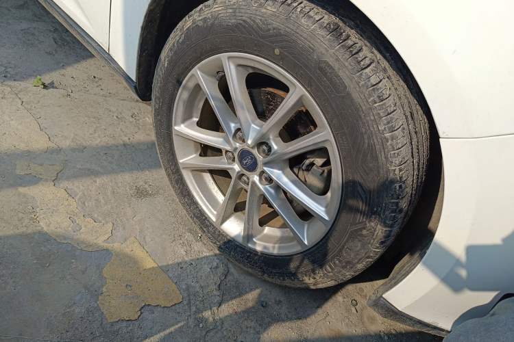 Used Ford Focus 2015 Sedan 1.6L Automatic Trend Model
