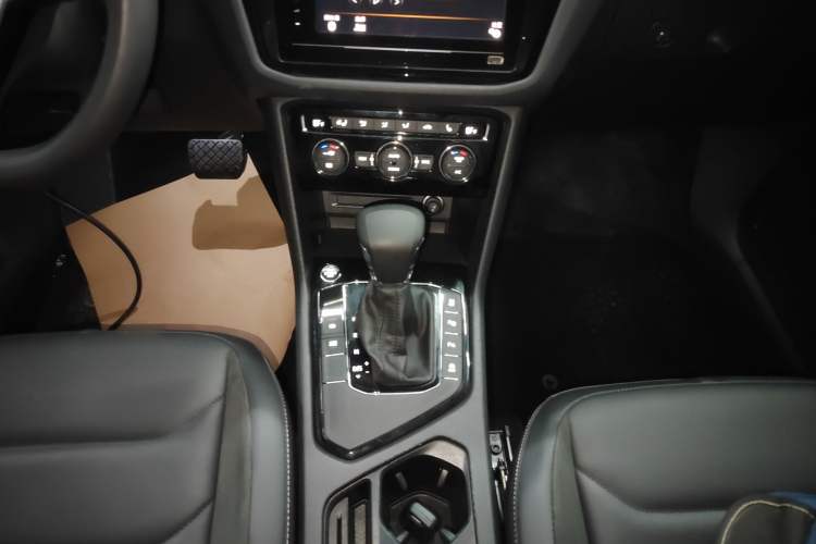 Used Volkswagen Tiguan L 2020 330TSI Automatic Two-Wheel Drive Smart Luxury Edition China VI Standard