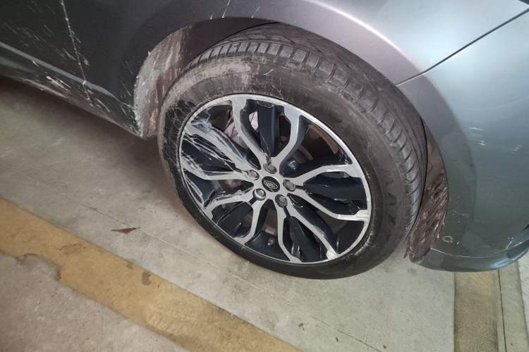 Used Land Rover Range Sport 2021 3.0 L6 HST Right Front Wheel Hub