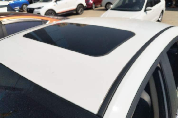 Used Geely Auto Emgrand GL 2018 1.8L Manual Elite Smart Connectivity Version