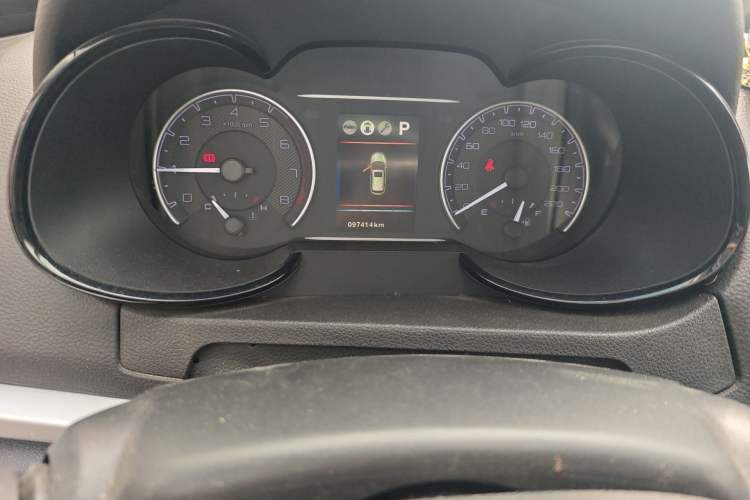 Used Dongfeng Aeolus AX7 2016 2.0L Automatic Zhiyi Trim