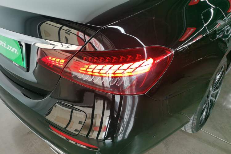 Used Mercedes-Benz E-Class New Energy 2023 E 350 e L Plug-in Hybrid Sedan