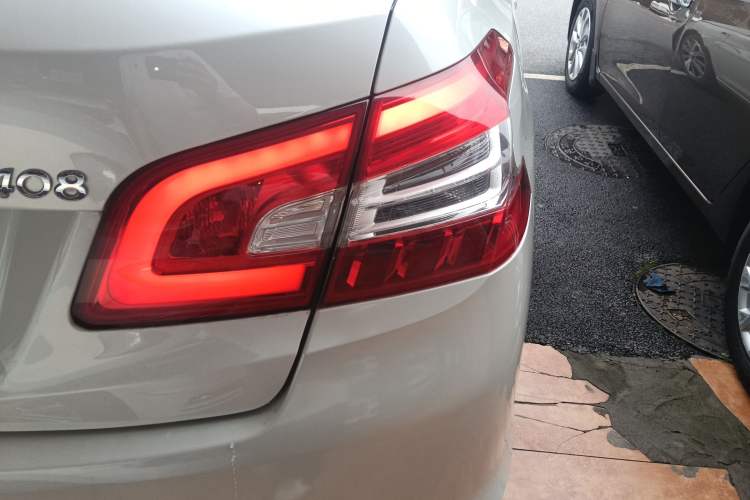 Used Peugeot 408 2015 1.2T Automatic Luxury Edition Right Rear Taillight