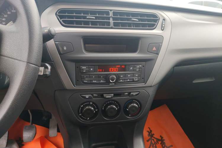 Used Citroen Elysee 2014 1.6L Manual Fashion Edition Audio And AC Panel