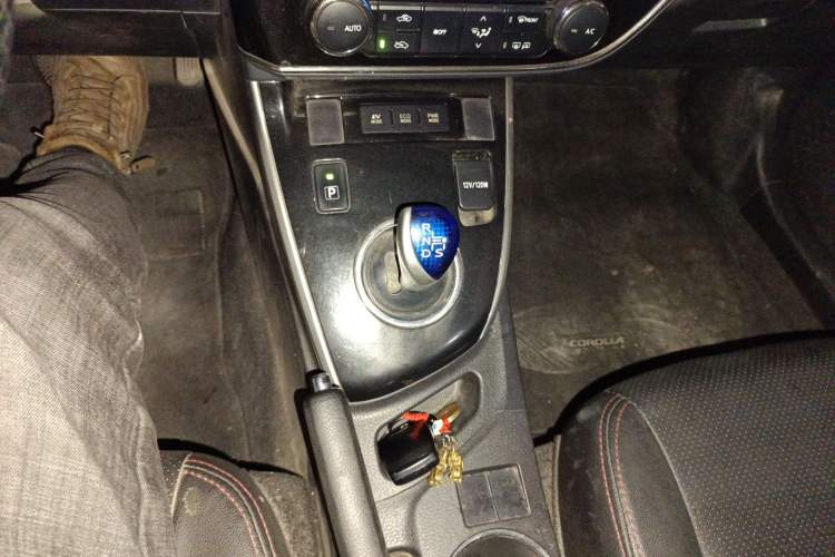 Used Toyota Corolla 2017 Revised Dual-Engine 1.8L E-CVT Leading Edition
