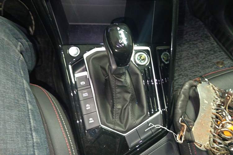 Used Volkswagen Tayron 2022 280TSI Two-Wheel Drive Luxury Smart Connectivity Version
