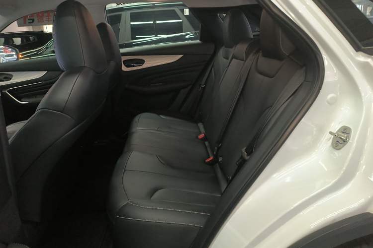 Used Venucia V DD-i 2025 Orca 150km Joyful Journey Edition
