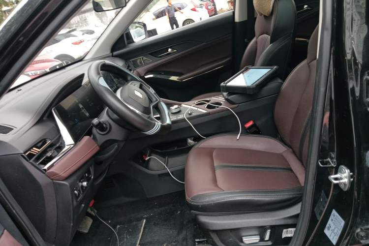 Used SOL X8 PLUS 2023 1.5 TGDI DCT Smart Edition 7-Seater