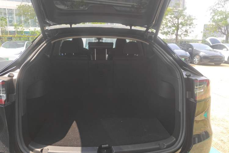 Used Tesla Model Y 2023 Rear-Wheel-Drive Version