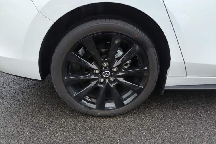 Used Mazda 3 Axela 2023 2.0L Automatic ZhiZhen Edition Right Rear Wheel Hub