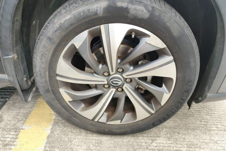 Used GAC Trumpchi GS4 2021 270T Automatic Smart Connectivity Technology Edition Right Front Wheel Hub