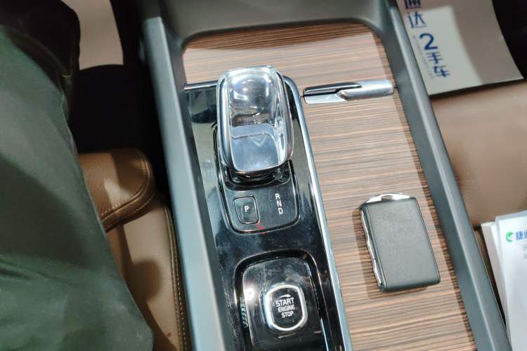Used Volvo S60 2022 B4 Zhiyuan Luxury Edition Gear Lever