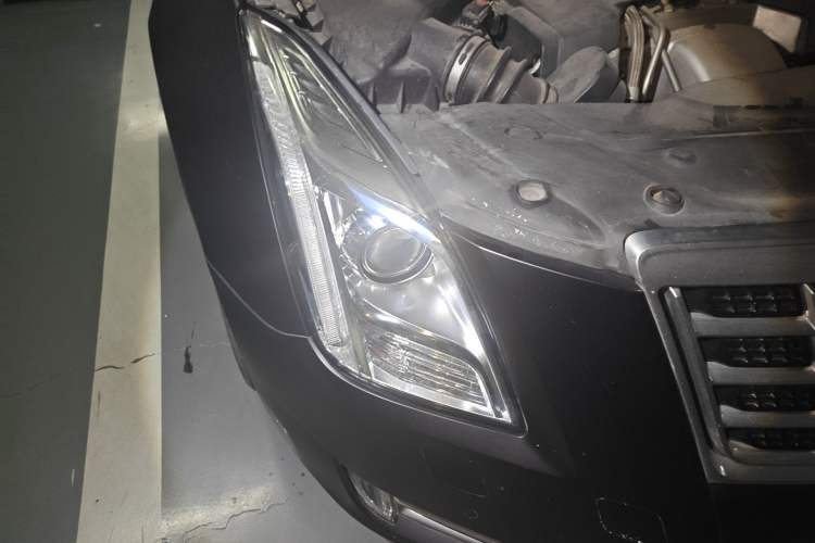 Used Cadillac XTS 2015 28T Elite Model Right Front Headlight