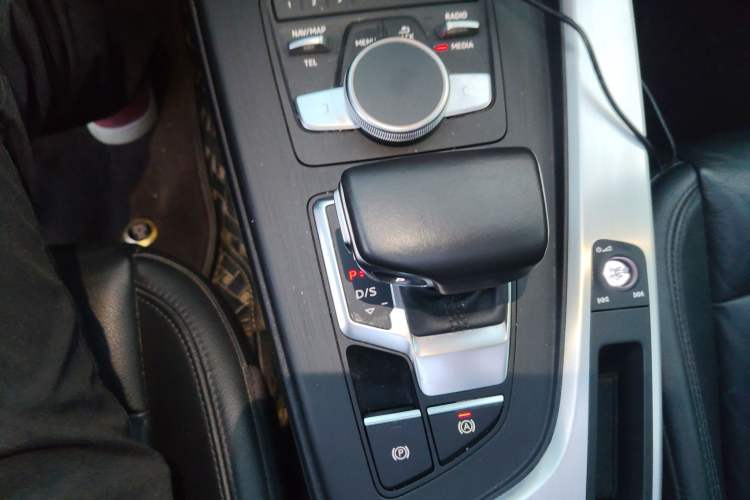 Used Audi A4L 2019 40 TFSI Fashion Edition China VI Emission Standard