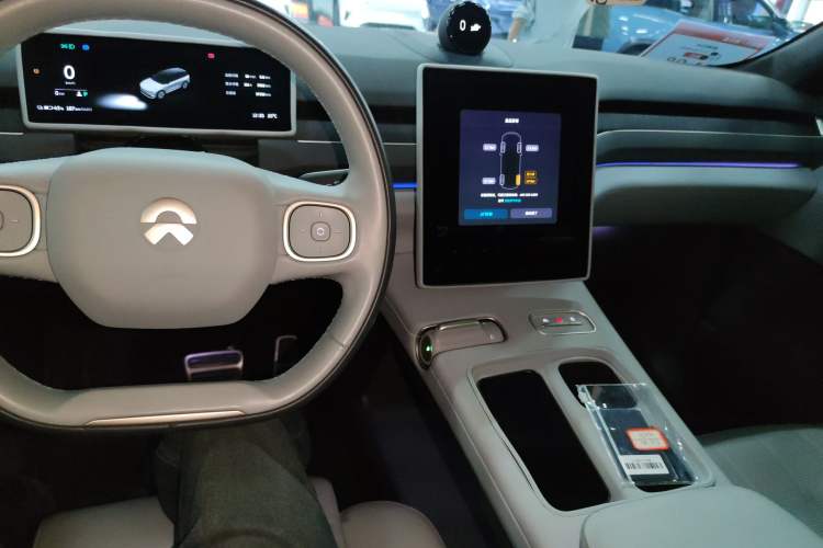 Used Nio ES8 2024 75 kWh Audio And AC Panel