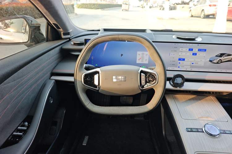 Used Geely Galaxy E8 2024 620 km All-Wheel-Drive Dragon Edition