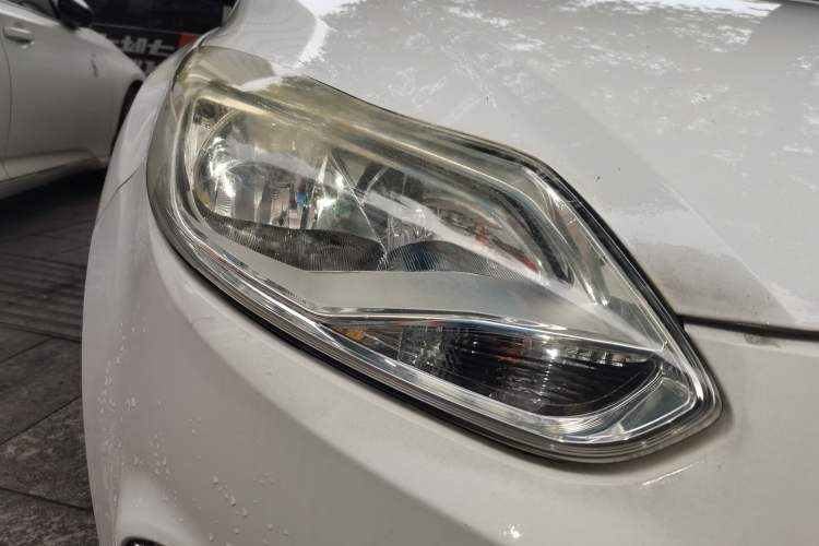 Used Ford Focus 2012 Sedan 1.6L Automatic Fashion Edition