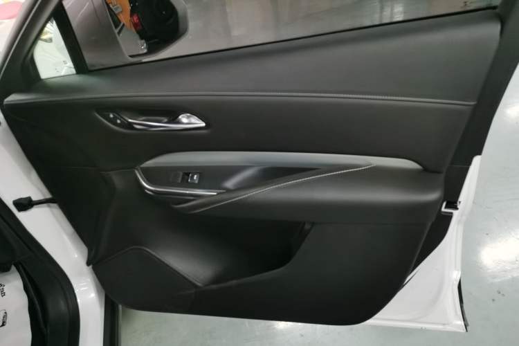 Used Cadillac XT4 2018 28T Two-Wheel Drive Leading Version