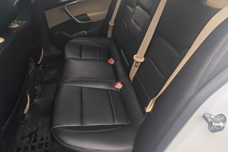 Used Buick Regal 2015 2.0L Leading Fashion Edition