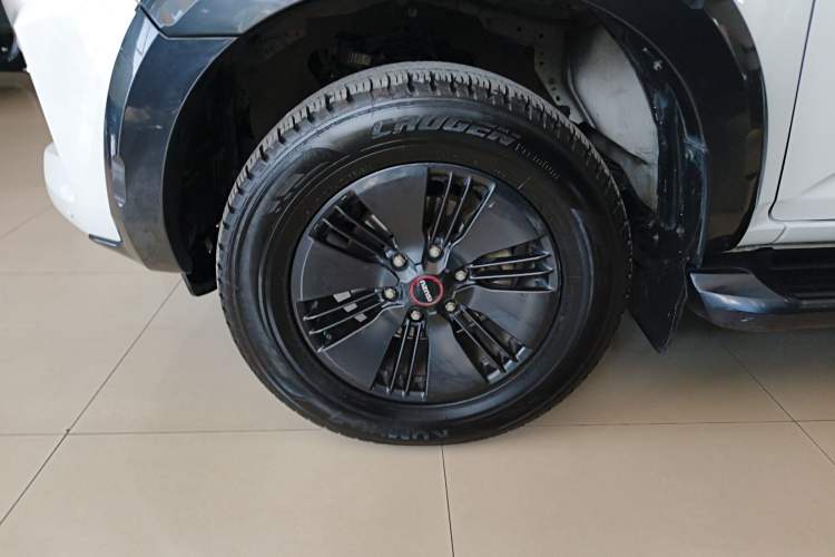 Used Isuzu D-MAX 2023 1.9T Automatic All-Wheel Drive V-CROSS Flagship Edition
