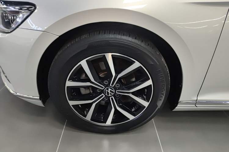 Used Volkswagen Magotan 2020 330TSI DSG Leading Model
