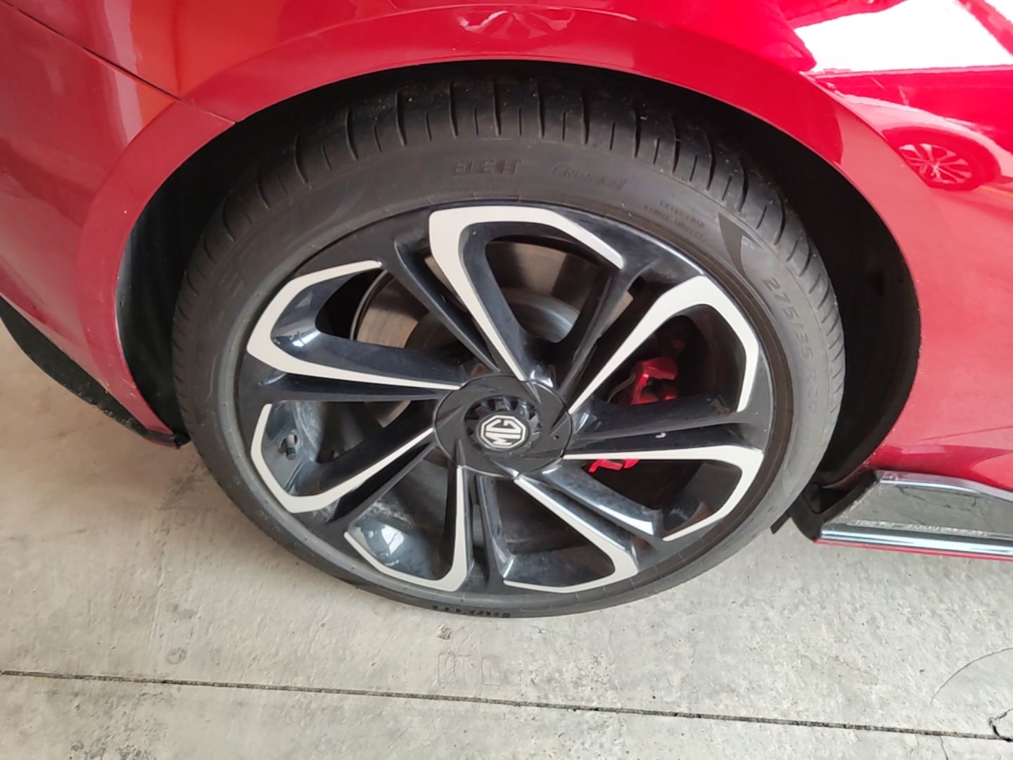 MG Cyberster 2024 520 km Legendary All-Wheel-Drive Version — снимка 11