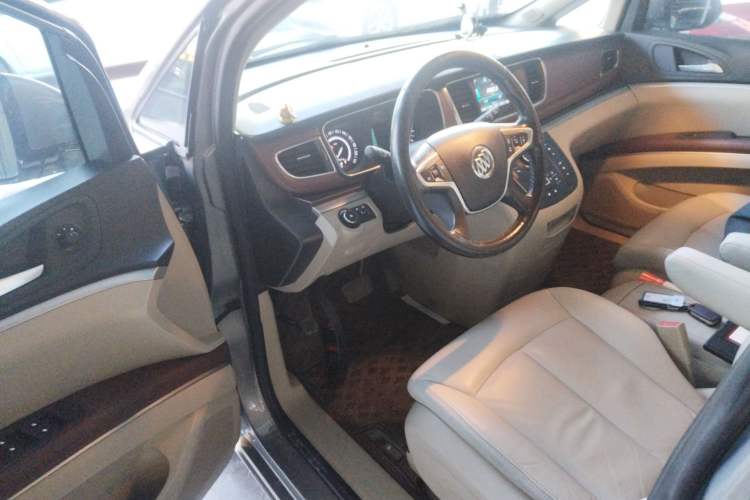Used Buick GL8 2018 28T Luxury Model China VI Standard
