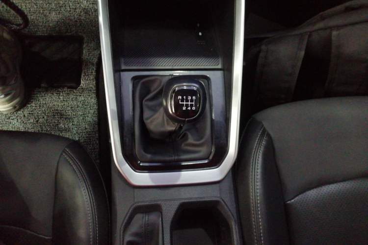 Used Wuling Alvez 2022 1.5L Manual Comfort Version
