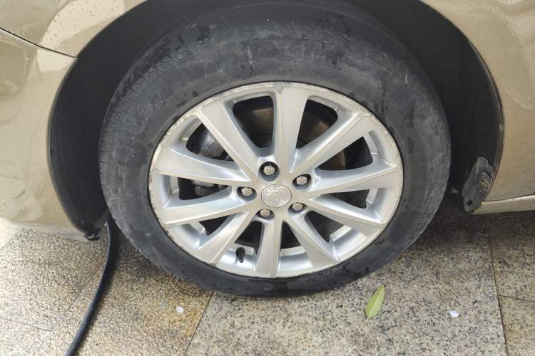 Used Buick Verano 2017 Sedan 20T Dual-Clutch Leading Model Left Front Wheel Hub