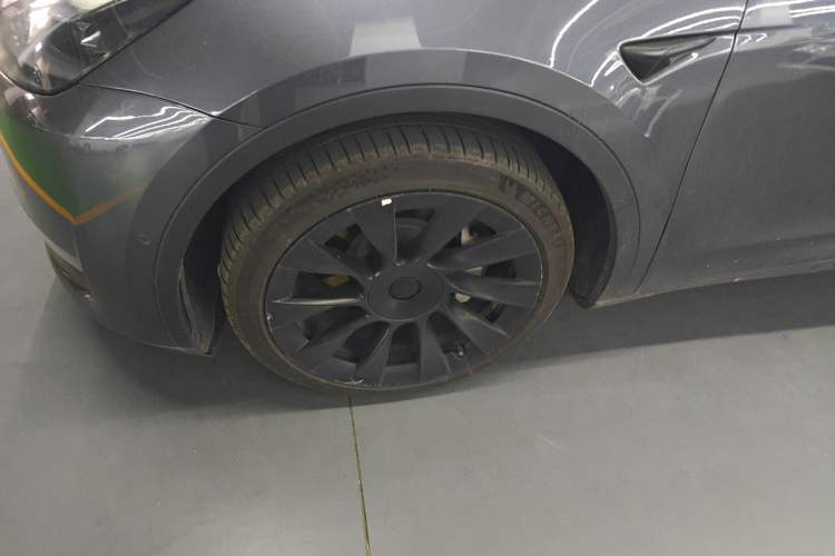 Used Tesla Model Y 2021 Long-Range All-Wheel-Drive Version