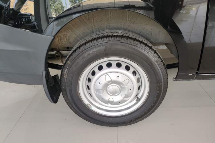 Used Ford Transit 2023 2.0T Gasoline Automatic Multi-Function Commercial Vehicle Short Wheelbase Low Roof 5/6 Seats