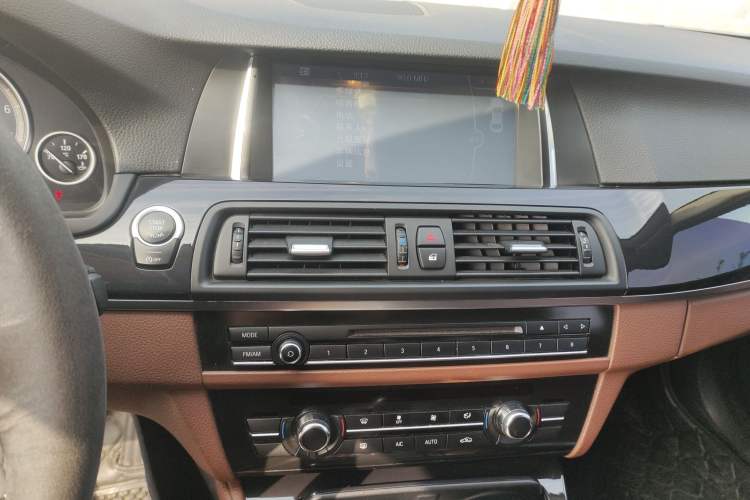 Used BMW 5 Series 2014 520i Elegant Edition