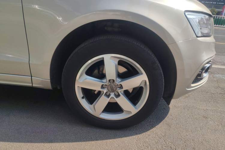 Used Audi Q5 2017 Plus 40 TFSI Ambition Model