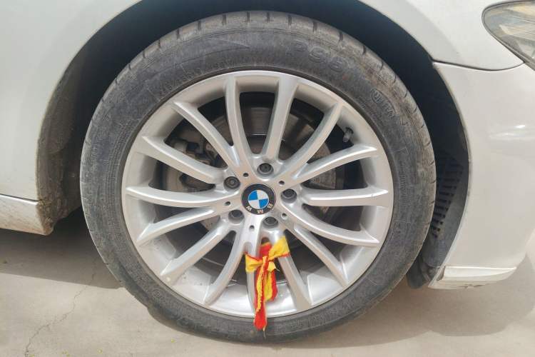 Used BMW 5 Series 2014 525Li Luxury Design Package
