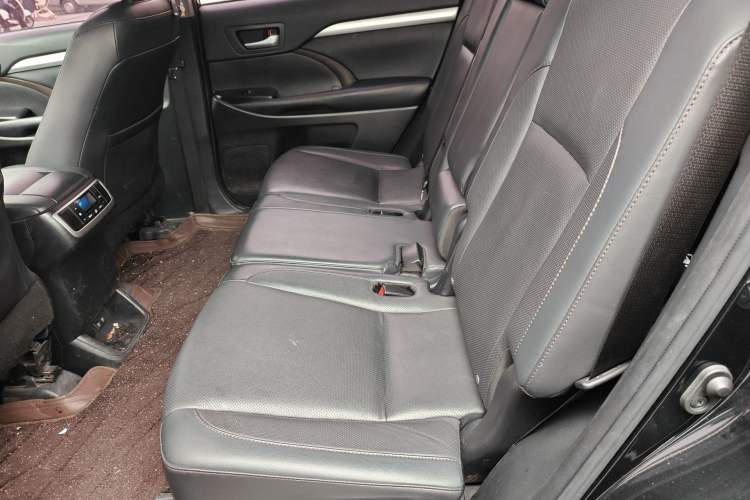 Used Toyota Highlander 2018 2.0T Four-Wheel Drive Luxury Version 7 Seats China VI Standard
