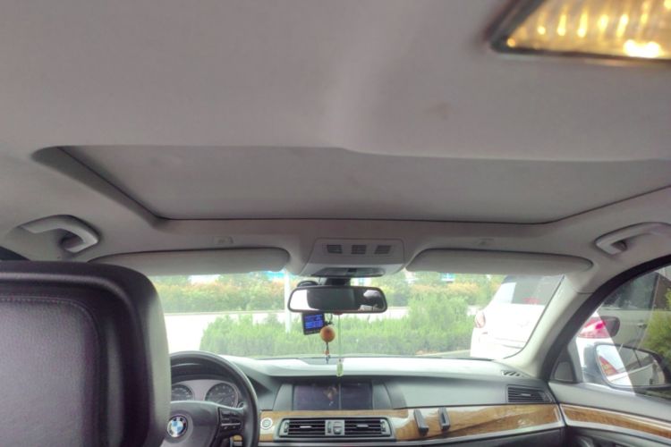 Used BMW 5 Series 2011 528Li Leading Model
