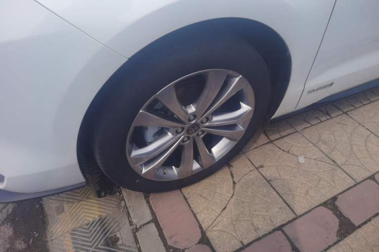 Used Toyota SIENNA 2023 2.5L Hybrid Deluxe Edition