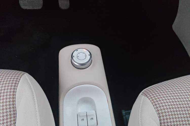 Used Wuling Hongguang MINIEV 2024 3rd Generation 215km Youth Edition Gear Lever