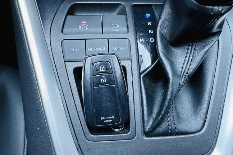 Used Toyota RAV4 2022 2.0L CVT Two-Wheel Drive Fashion Plus Edition