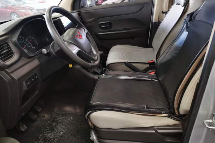 Used Wuling Hongguang V 2022 1.5L Enjoy Edition Electric-Powered LAR Left Front Seat