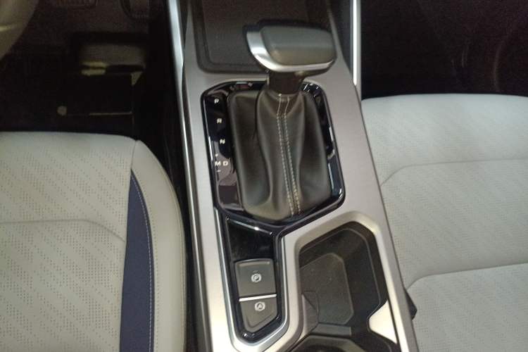 Used Geely Auto Emgrand 2022 4th Generation 1.5L CVT Flagship Model
