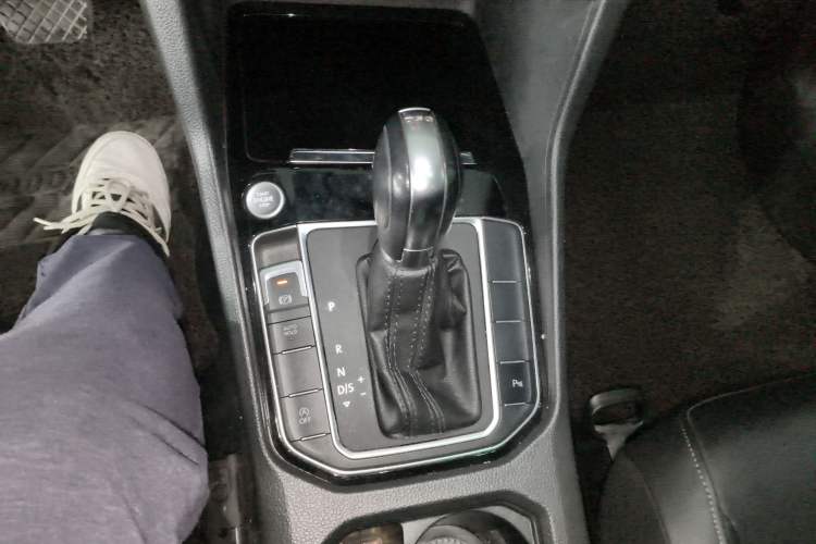 Used Volkswagen Golf Sportsvan 2016 230TSI Automatic Luxury Version