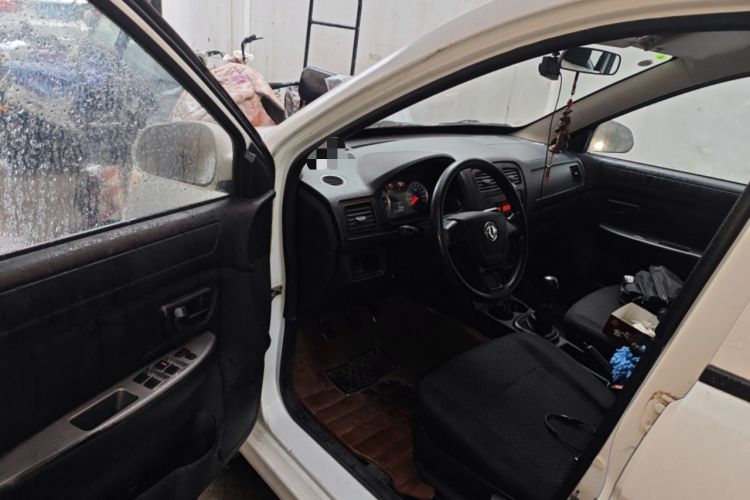 Used Dongfeng Fengon 330 2014 1.5L Manual Utility Version DK15 Driver Seat