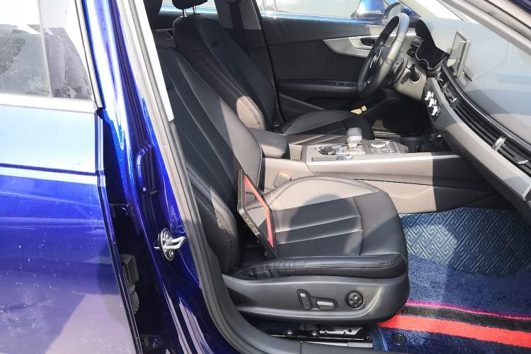 Used Audi A4L 2017 Plus 40 TFSI Ambition Model
