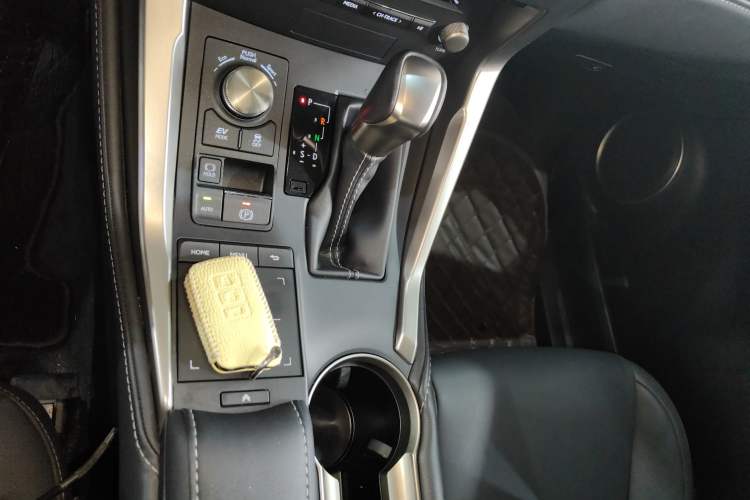 Used Lexus NX 2020 300h All-Wheel Drive FENGZHI Version China VI Standard
