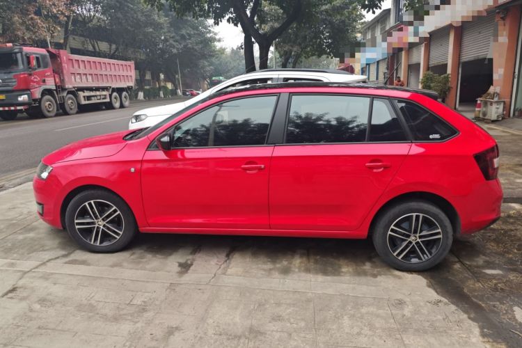 Used Skoda Rapid Spaceback 2014 1.6L Automatic Enjoyment Edition
