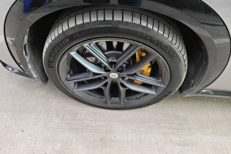 Used Xiaomi Auto YU7 2025 Ultra-Long Range High-Performance All-Wheel-Drive Max Edition Exterior 4