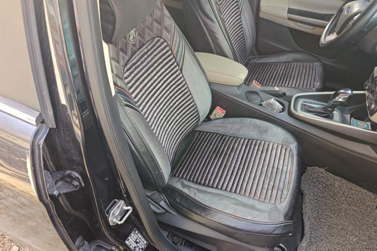 Used Ford Escort 2015 1.5L Automatic Fashion Model