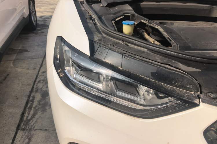 Used Wey VV5 2019 Upgraded Model 2.0T Two-Wheel Drive Ultra-Luxury Version China V Standard
